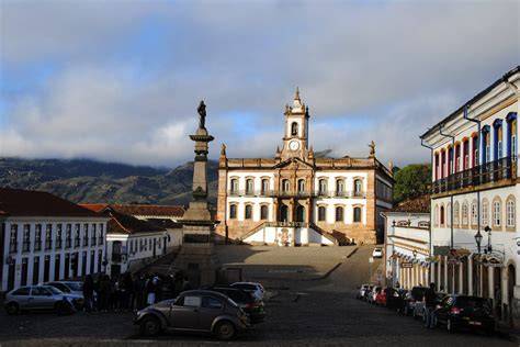 Centro histórico de Ouro Preto com igrejas barrocas