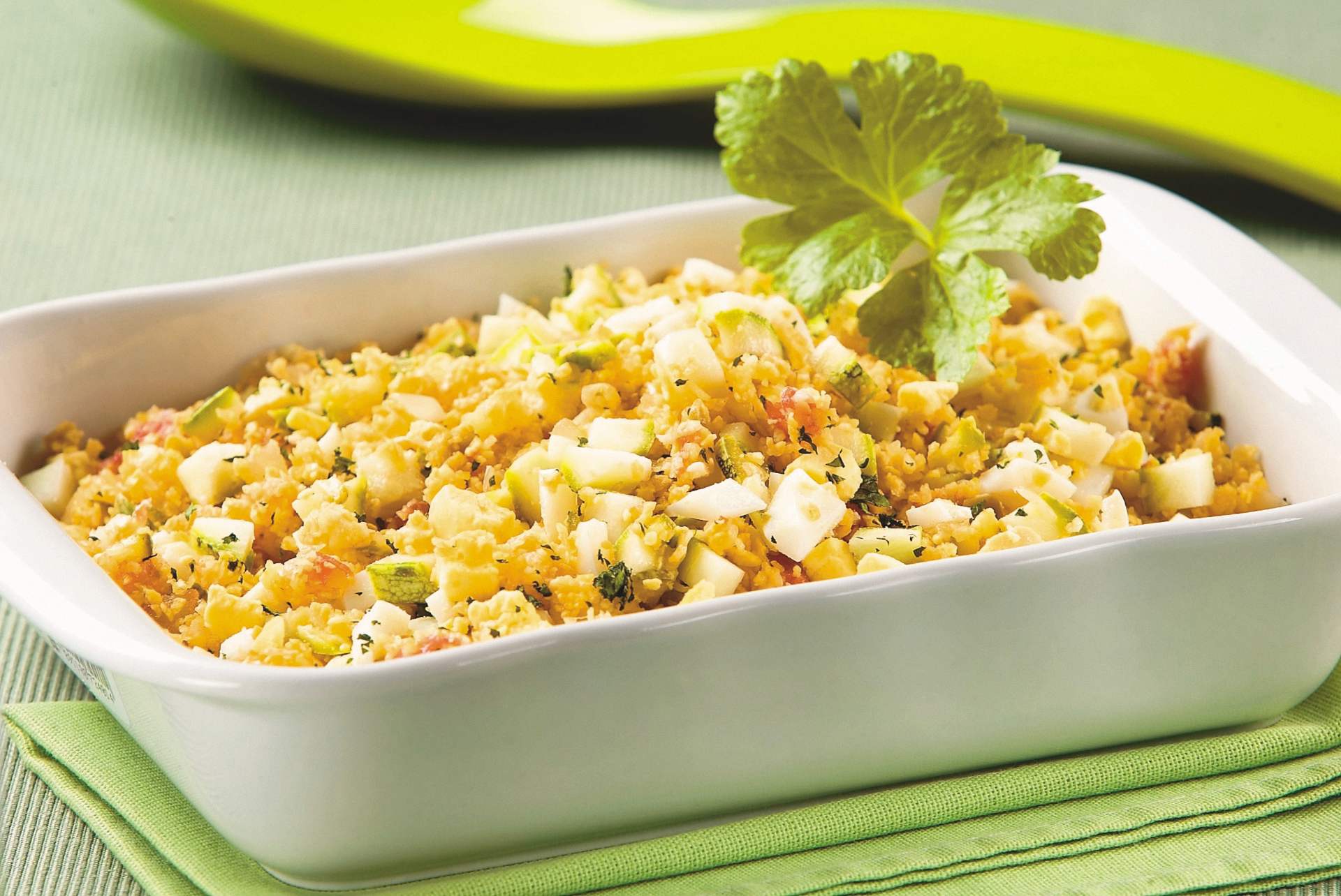 Virado à paulista com bisteca, ovo, banana e couve